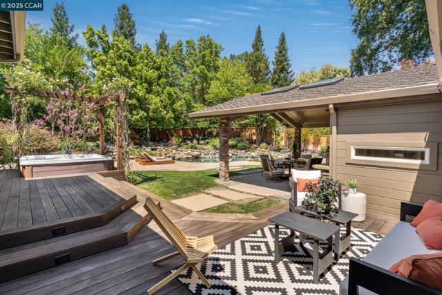9 Saint Andrews Pl, Alamo CA: https://media.crmls.org/mediaz/4226eb60-f09f-4ec8-8f54-1c3d4541116a.jpg