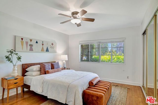 5513 Village, Los Angeles CA: https://media.crmls.org/mediaz/4227a17c-6dea-4c6b-8d52-5e7d66ac504b.jpg