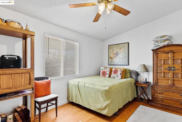 114 Zartop St, Oakley CA: https://media.crmls.org/mediaz/4227b2fe-529c-47ba-8a5c-836dc83106a0.jpg