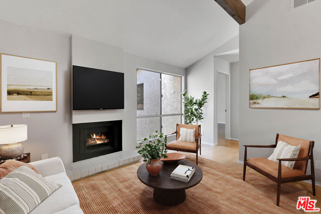 603 Racquet Club Lane, Thousand Oaks CA: https://media.crmls.org/mediaz/42282fb2-9600-427e-832d-c603fbba54b5.jpg