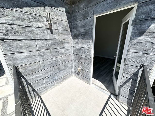 1123 Browning Boulevard, Los Angeles CA: https://media.crmls.org/mediaz/4228e9c6-b6d5-4341-865f-eb35dcf41fee.jpg