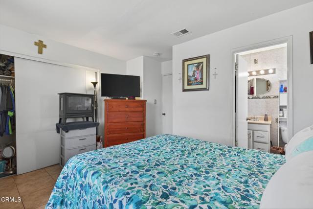 3666 Fournier Street, Oxnard CA: https://media.crmls.org/mediaz/42292e3d-ec99-4a20-a7a3-043ff4012791.jpg