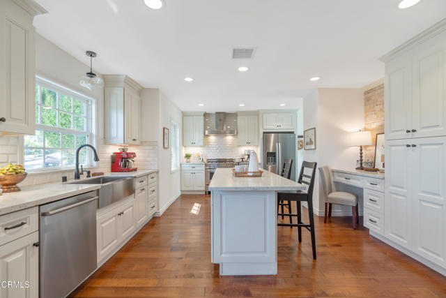 Detail Gallery Image 9 of 46 For 519 Paulette Pl, La Canada Flintridge,  CA 91011 - 5 Beds | 4 Baths