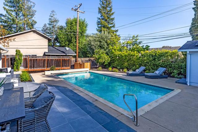 Image 19 of 32 For 1385 Montclaire Court