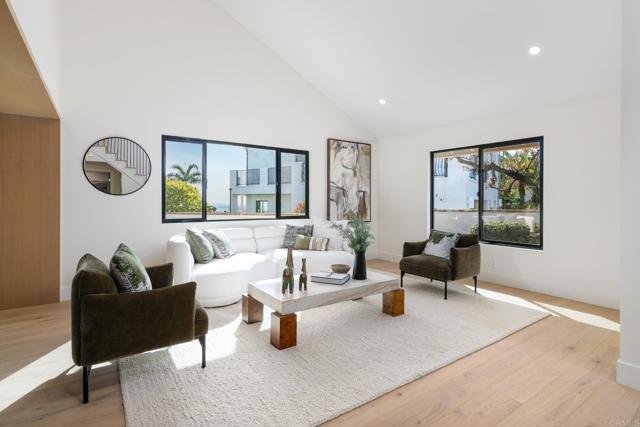 2193 Harbour Heights Rd, San Diego CA: https://media.crmls.org/mediaz/422a2643-c5e2-4b43-a4d8-f2bf13215f62.jpg