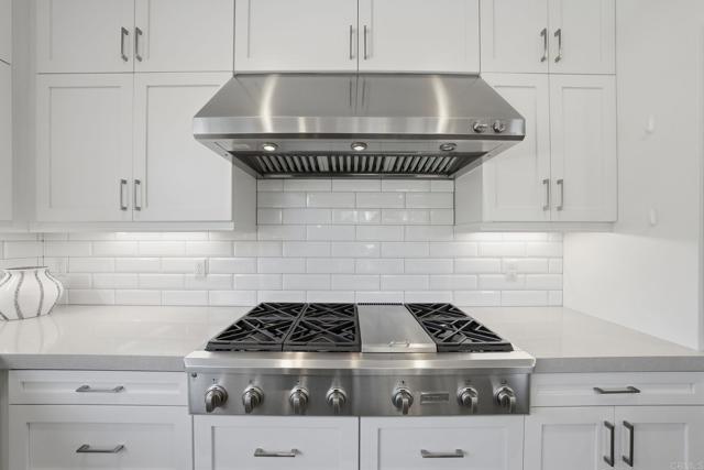 Detail Gallery Image 9 of 74 For 374 Fulvia St, Encinitas,  CA 92024 - 4 Beds | 4/1 Baths