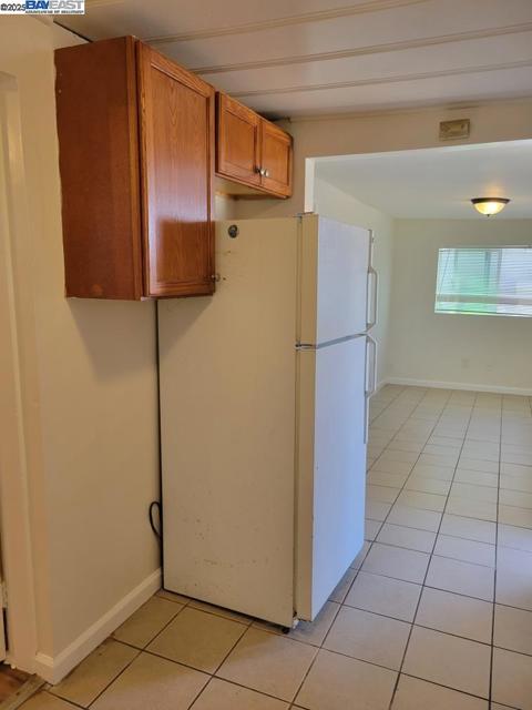 1112 Adason Dr, San Leandro CA: https://media.crmls.org/mediaz/422b4187-ec7a-4839-8902-c426acc0752d.jpg