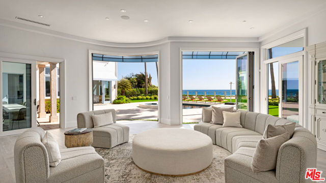 31272 Broad Beach Road, Malibu CA: https://media.crmls.org/mediaz/422b418b-5130-4434-8c90-af8139017046.jpg