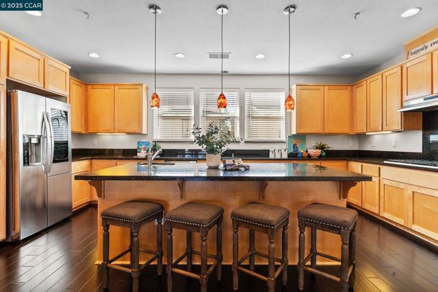 239 Marina Village Rd, Benicia CA: https://media.crmls.org/mediaz/422b442a-9f62-4284-8edc-9d8027f29d9a.jpg
