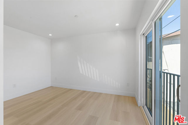 10957 Calvert, North Hollywood CA: https://media.crmls.org/mediaz/422b6ab0-c30a-468b-8311-cf5234e88646.jpg