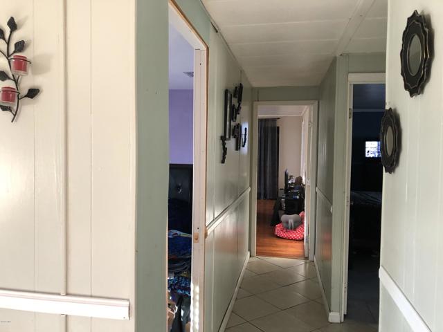 112 Yellowstone Drive, Oxnard CA: https://media.crmls.org/mediaz/422b8b7e-4891-4ea4-ba25-1c88172bc08e.jpg