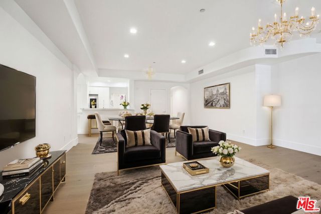 1861 Veteran Avenue, Los Angeles CA: https://media.crmls.org/mediaz/422ba596-7e4c-487d-bc9a-80adb8e3cdab.jpg