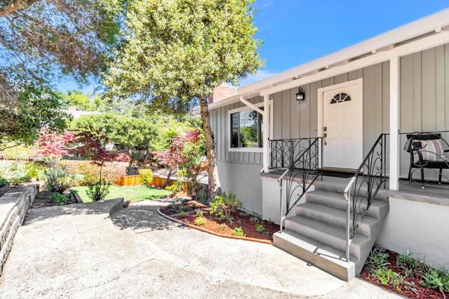 300 Alameda De Las Pulgas, Belmont CA: https://media.crmls.org/mediaz/422c307d-5a51-488c-a261-ccc019ba1ac5.jpg