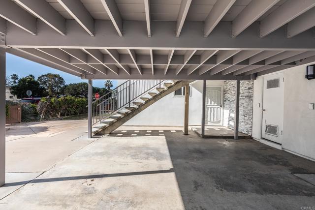 1801 Coast Blvd, Del Mar CA: https://media.crmls.org/mediaz/422c43be-3ffd-4f98-a119-96bb01c5c39d.jpg