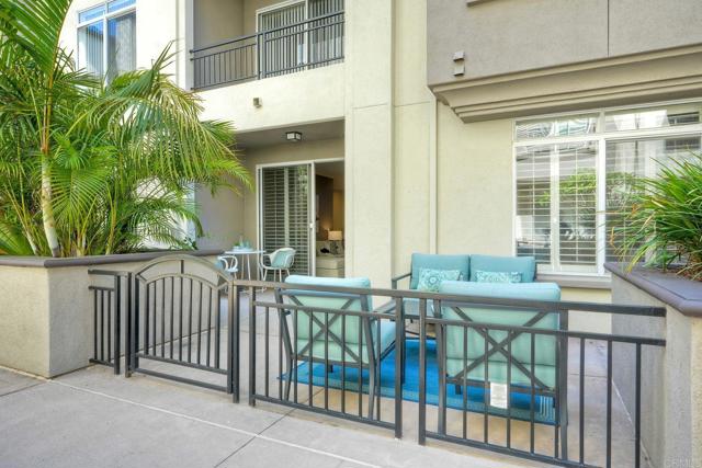 9263 Regents Road, La Jolla CA: https://media.crmls.org/mediaz/422c4fd2-745a-4b2f-9f9f-5cf89069dc88.jpg