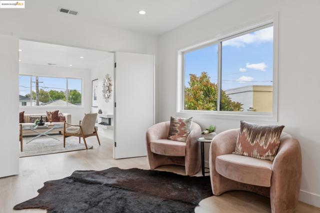 1207 Cedar St, Berkeley CA: https://media.crmls.org/mediaz/422cb996-88a3-489c-ace3-961e6eddc67a.jpg