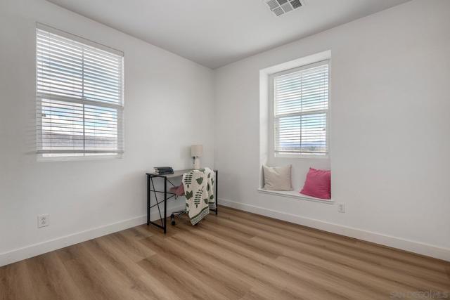 1801 Clare Ln, San Diego CA: https://media.crmls.org/mediaz/422cc390-bf75-4aff-bb6e-7cea74f646e8.jpg