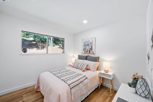 35 San Joaquin Pl, Novato CA: https://media.crmls.org/mediaz/422cd82b-f12f-4c38-ac1d-c94603ed7ffb.jpg