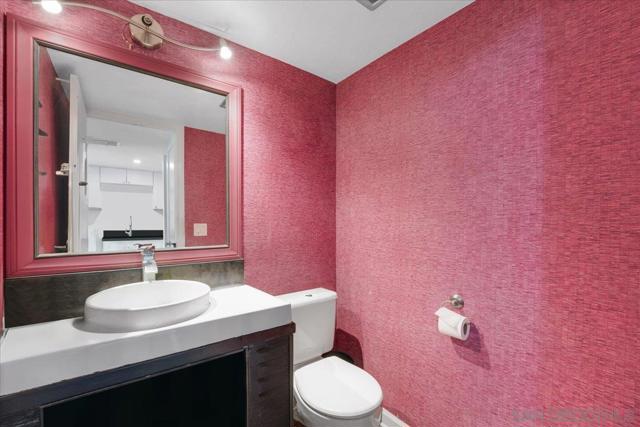 2340 Caringa Way E, Carlsbad CA: https://media.crmls.org/mediaz/422d02cf-d545-4f9b-a326-b1adaf8a107b.jpg