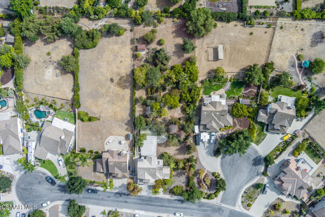 2219 Mapleleaf Avenue, Newbury Park CA: https://media.crmls.org/mediaz/422d3941-ded5-41b5-b88d-57deaa404a63.jpg