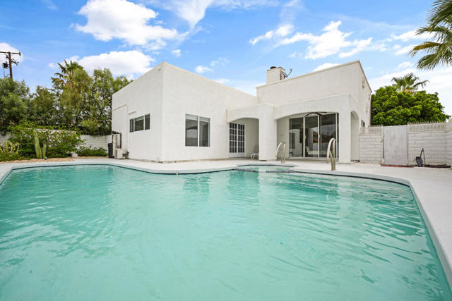 10341 Palm Drive, Desert Hot Springs CA: https://media.crmls.org/mediaz/422d6ae4-3e97-4a45-843e-4f5e9bb46ee0.jpg
