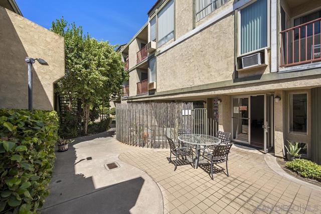 6675 Mission Gorge Road, San Diego CA: https://media.crmls.org/mediaz/422dc3fe-8915-4b20-abc1-704ff9baba8e.jpg