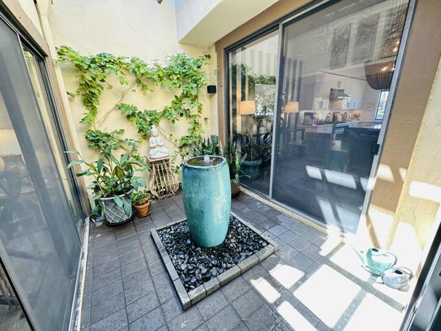 107 Tanglewood Trail, Palm Desert CA: https://media.crmls.org/mediaz/422e42d5-177b-4462-8b05-0e7eb3740b0a.jpg