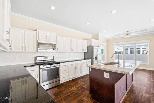 Detail Gallery Image 11 of 35 For 5540 W 5th St #1,  Oxnard,  CA 93035 - 3 Beds | 2 Baths