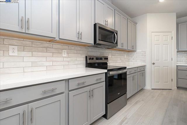 1710 Yukon Territory Ave, Manteca CA: https://media.crmls.org/mediaz/422f5538-f447-461c-8390-f1bf9461c114.jpg