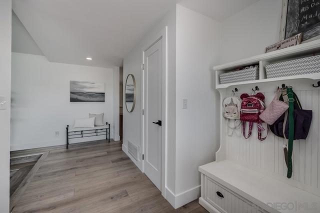 7634 Flag Lake, San Diego CA: https://media.crmls.org/mediaz/42309163-4f09-497b-822d-cbd8c897d36f.jpg