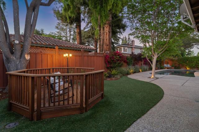 1275 Covington Road, Los Altos CA: https://media.crmls.org/mediaz/4230ccfd-d0da-4bfc-85ea-8b55125c0e9f.jpg