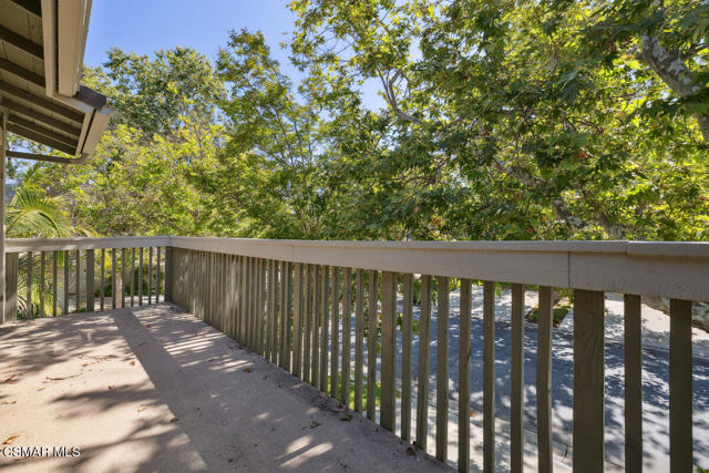 2619 Calle Hermosa, Thousand Oaks CA: https://media.crmls.org/mediaz/4231f849-c69b-4dcd-b77e-cce1a7634441.jpg