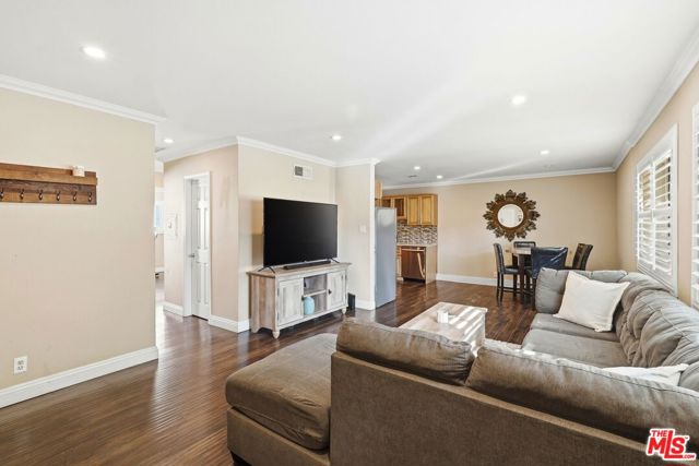 18601 Collins Street, D27 photo 6