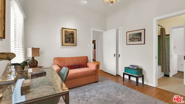 1118 HI POINT Street, Los Angeles CA: https://media.crmls.org/mediaz/42330c16-a813-4521-8c91-a9b8cfefdc0e.jpg