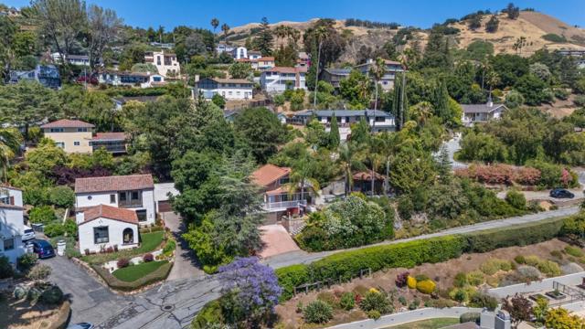 10981 Edgemont Drive, San Jose CA: https://media.crmls.org/mediaz/42335a22-4537-48a6-8b3e-6b9fa98f9219.jpg