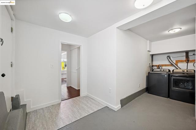 3316 Coolidge Ave, Oakland CA: https://media.crmls.org/mediaz/4233b284-c11c-4877-9ff0-468b1b24e816.jpg