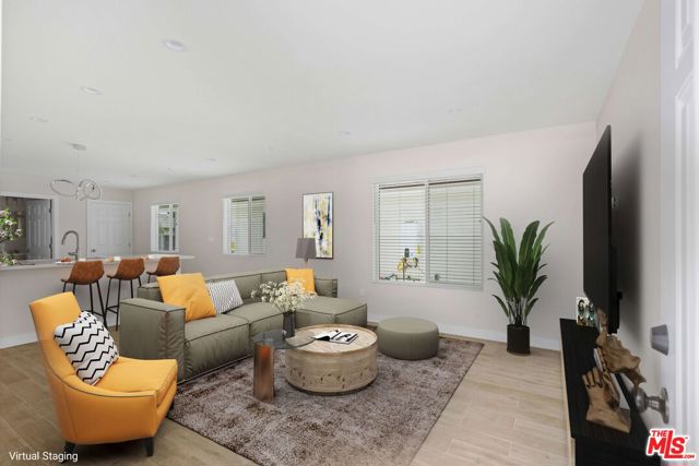 Image 6 of 11 For 9027 Lindley Avenue