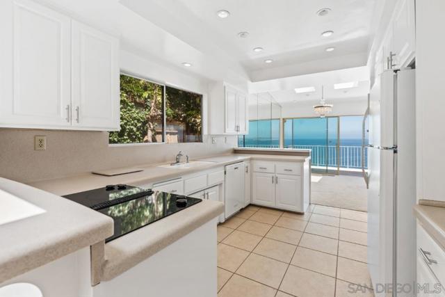 605 Palos Verdes Dr W, Palos Verdes Estates, California 90274, 4 Bedrooms Bedrooms, ,2 BathroomsBathrooms,Residential,Sold,Palos Verdes Dr W,220015650SD