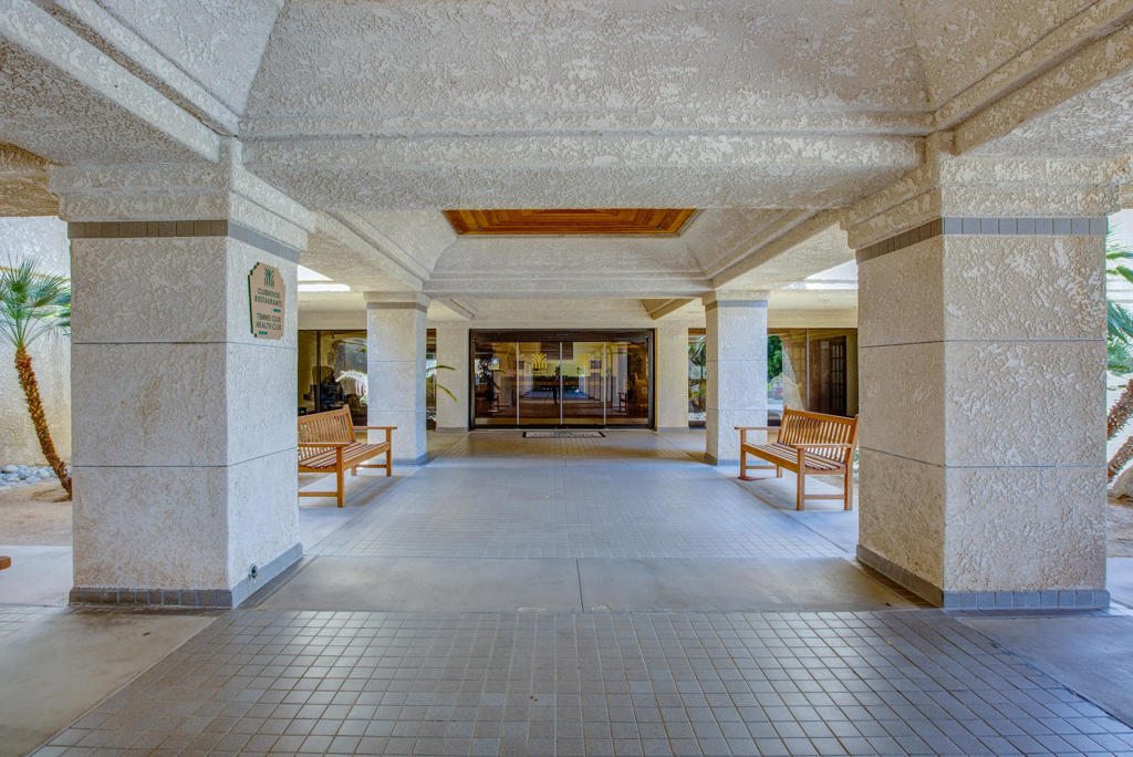 https://media.crmls.org/mediaz/4234ab34-8ff7-4d7f-995e-f64613ae240d.jpg?preset=X-Large