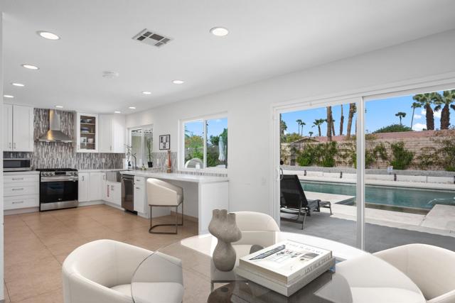 2450 Tamarisk Road, Palm Springs CA: https://media.crmls.org/mediaz/4234cb2d-6c89-4f44-a53c-0a7c24cce231.jpg
