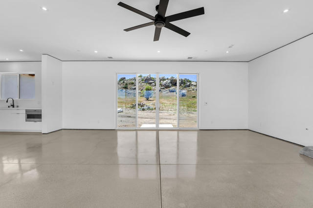 41265 Lakeshore Boulevard, Aguanga CA: https://media.crmls.org/mediaz/4234de5f-f4e8-4202-b8f3-c3c8c3426b03.jpg