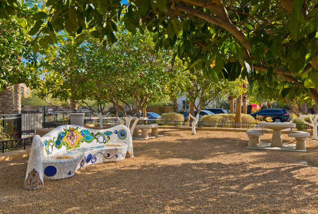 462 Via De La Paz, Palm Desert CA: https://media.crmls.org/mediaz/42351787-9029-4ae9-a9c4-d1baf05177b0.jpg