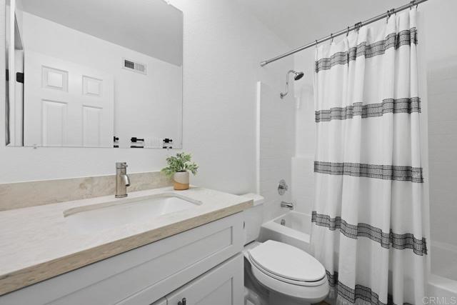 1642 Marbella Drive, Vista CA: https://media.crmls.org/mediaz/423562c1-8b71-4073-b261-c9c6767ef968.jpg