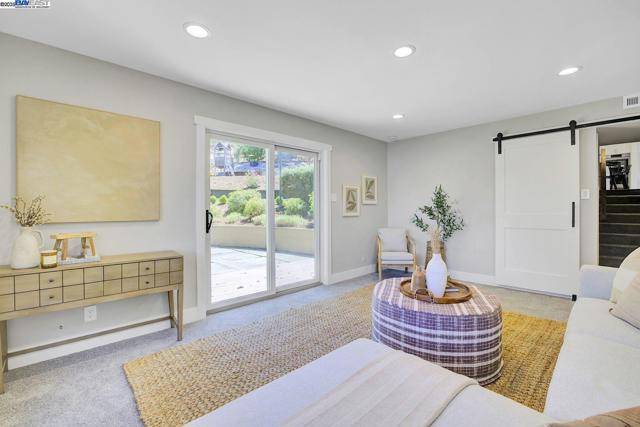 382 Castello Rd, Lafayette CA: https://media.crmls.org/mediaz/4235dc53-d43e-4bd6-b98e-7734d9fa41aa.jpg