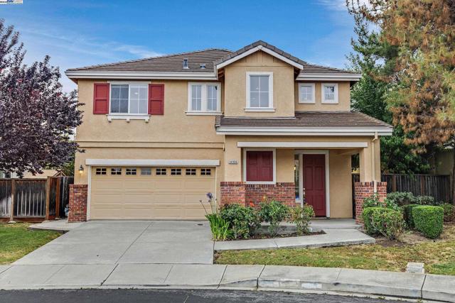 34906 Herringbone Ct, Union City CA: https://media.crmls.org/mediaz/4235e86d-12e3-4ddb-9f85-0ab2da4b6cb2.jpg
