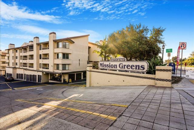 6747 Friars Rd, San Diego CA: https://media.crmls.org/mediaz/4236ff24-99e1-4851-b9fc-5148383ad867.jpg