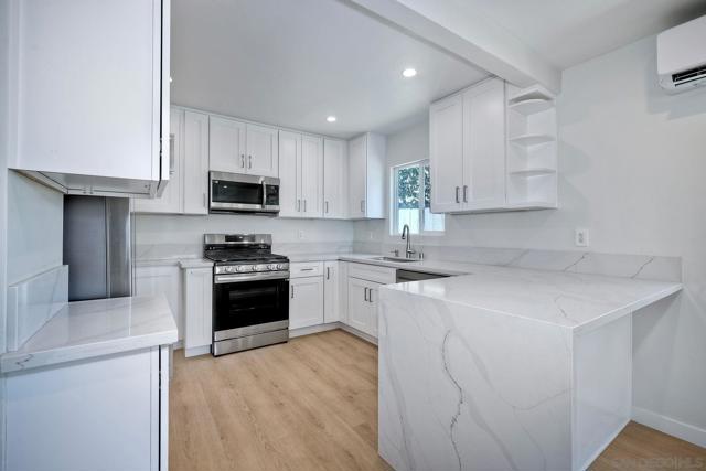 2680 L St, San Diego CA: https://media.crmls.org/mediaz/42374025-73df-40eb-aa62-4be1be1e9144.jpg