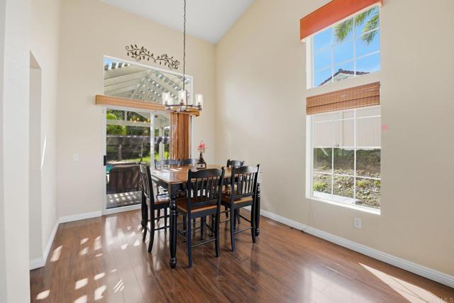 Detail Gallery Image 5 of 32 For 833 Bel Esprit Cir, San Marcos,  CA 92069 - 3 Beds | 2/1 Baths