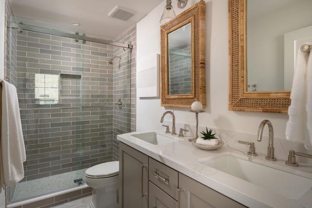541 Orange Ave, Coronado CA: https://media.crmls.org/mediaz/4237cfc5-2914-4baa-8357-3f743c40539f.jpg