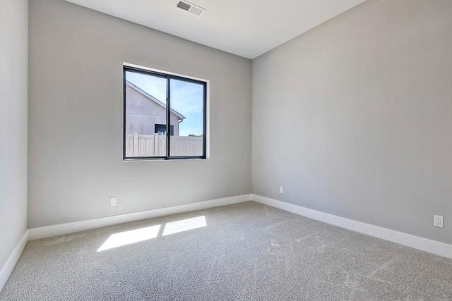 1648 Calle Catalina, Escondido CA: https://media.crmls.org/mediaz/4237f31a-91d5-453c-979f-7c0f70d93e46.jpg